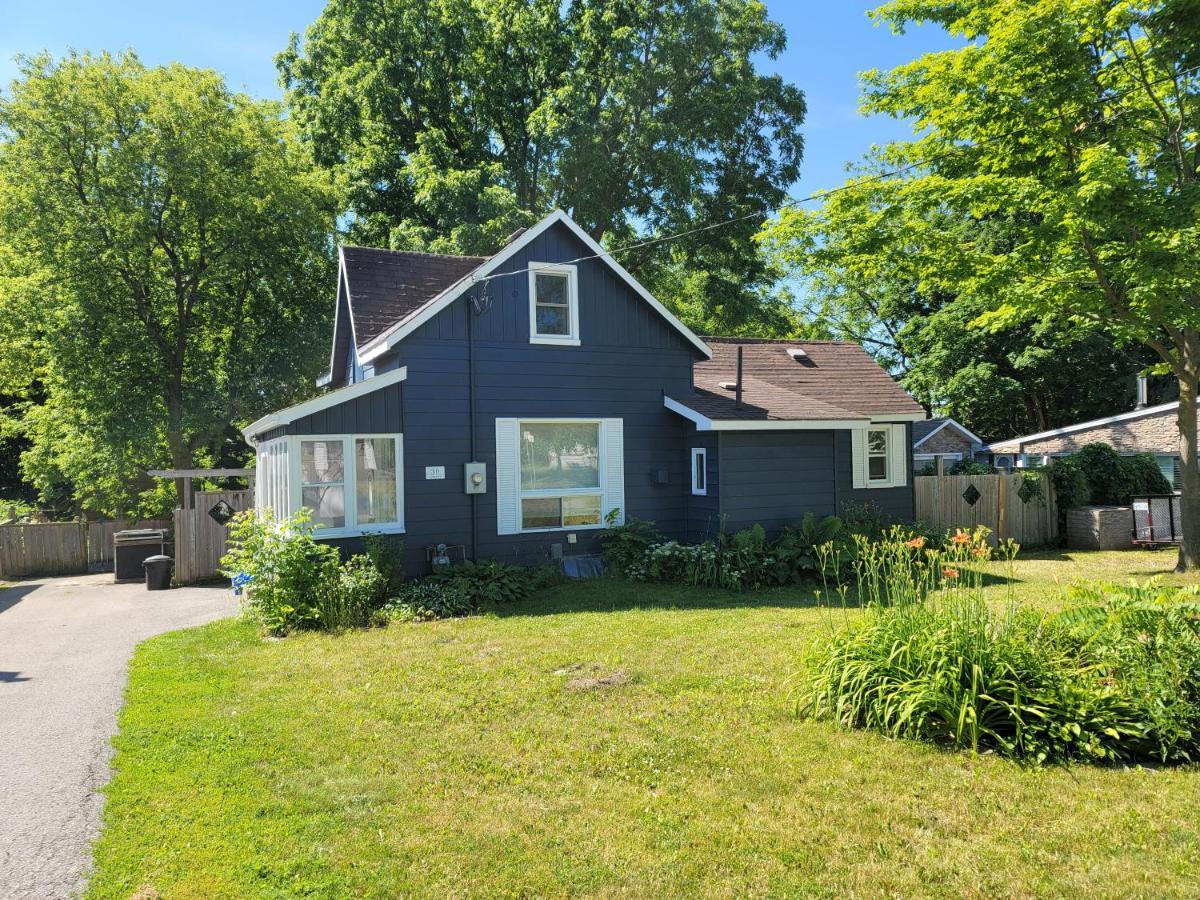 Healven Villa Barrie Exterior photo
